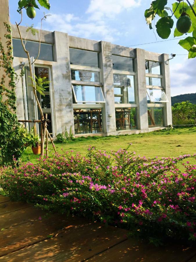 Mooning The Hill Apartment Manzhou Екстериор снимка